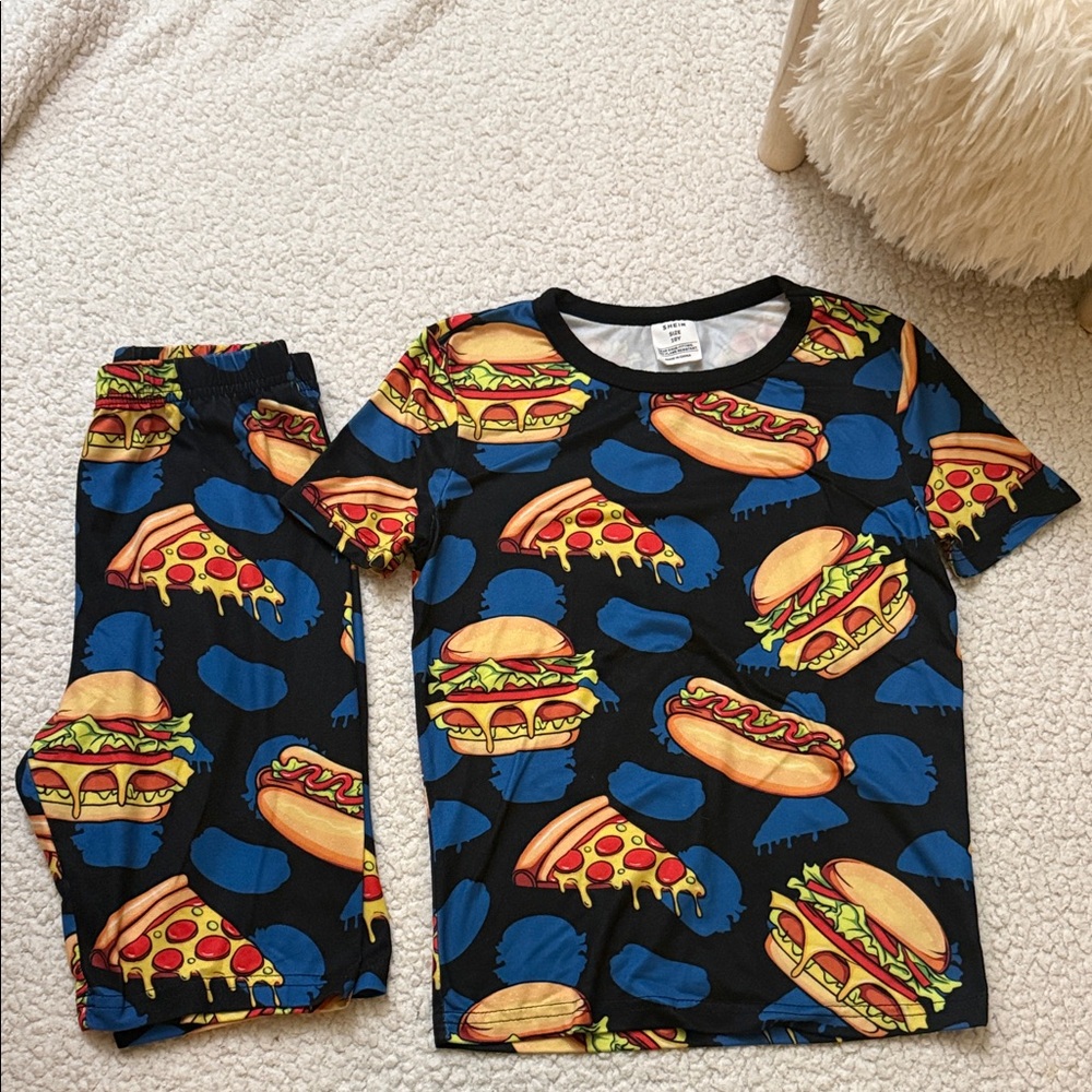 SHEIN Black and Blue Food Print Kids Pajama Set